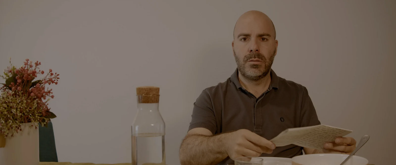 La Carta, still 1