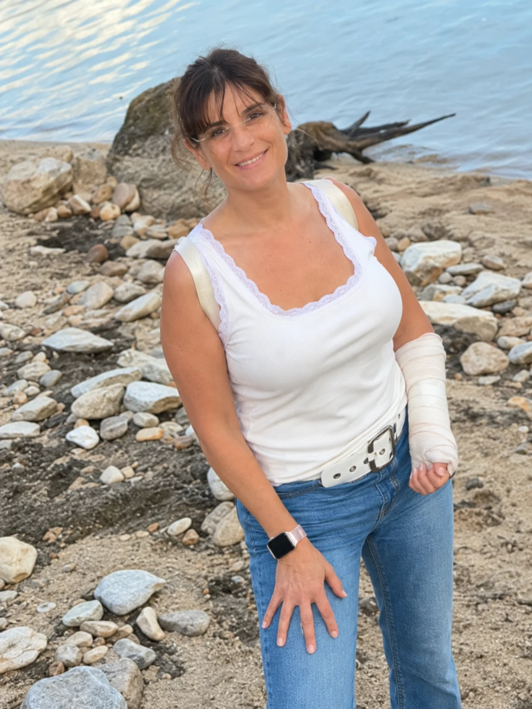 Lourdes Montes at a Flor de Loto filming location